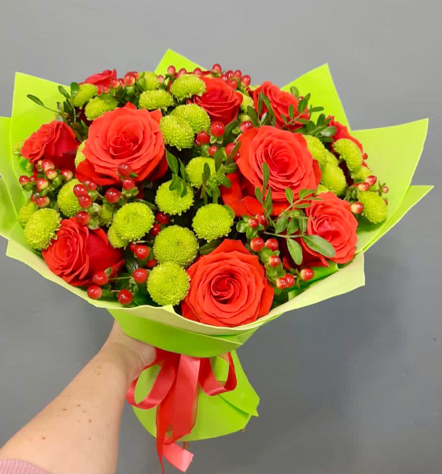 Букет цветов из: Хризантемы и Розы в Киселевске