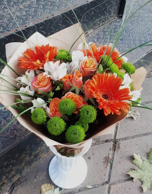 Букет цветов из: Герберы, Хризантемы, Альстромерии и Розы в Киселевске
