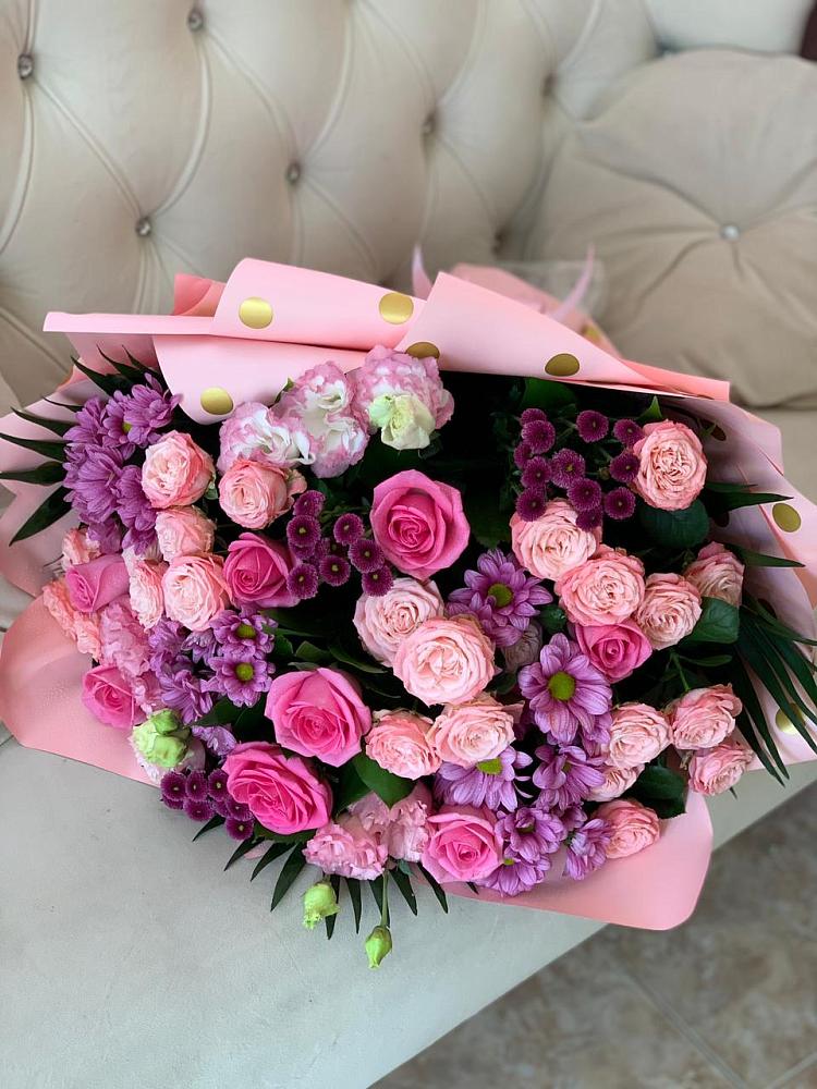 Букет цветов из: Хризантемы, Розы и Лизиантусы в Киселевске