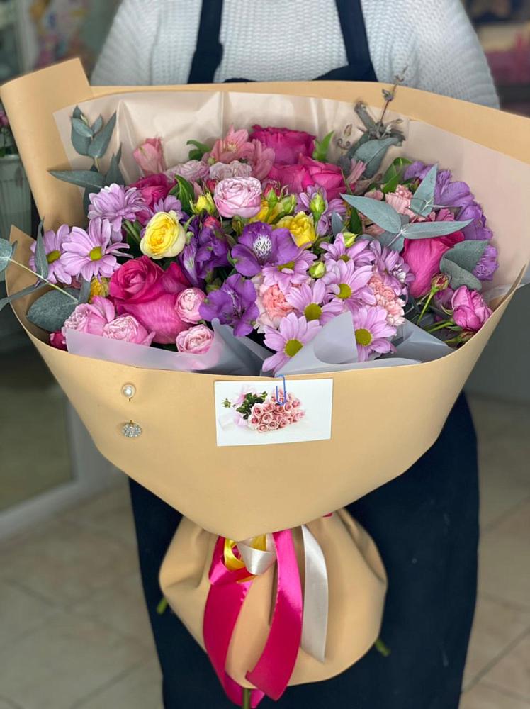 Букет цветов из: Хризантемы, Гвоздики и Альстромерии в Киселевске