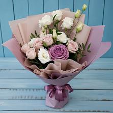 Букет цветов из:  Розы и Лизиантусы в Киселевске