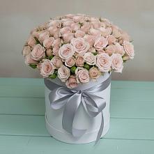 Цветочная композиция из Розы в шляпной коробке в Киселевске