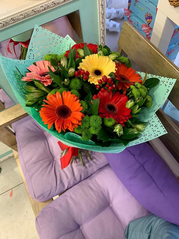 Букет цветов из: Герберы, Хризантемы и Альстромерии в Киселевске