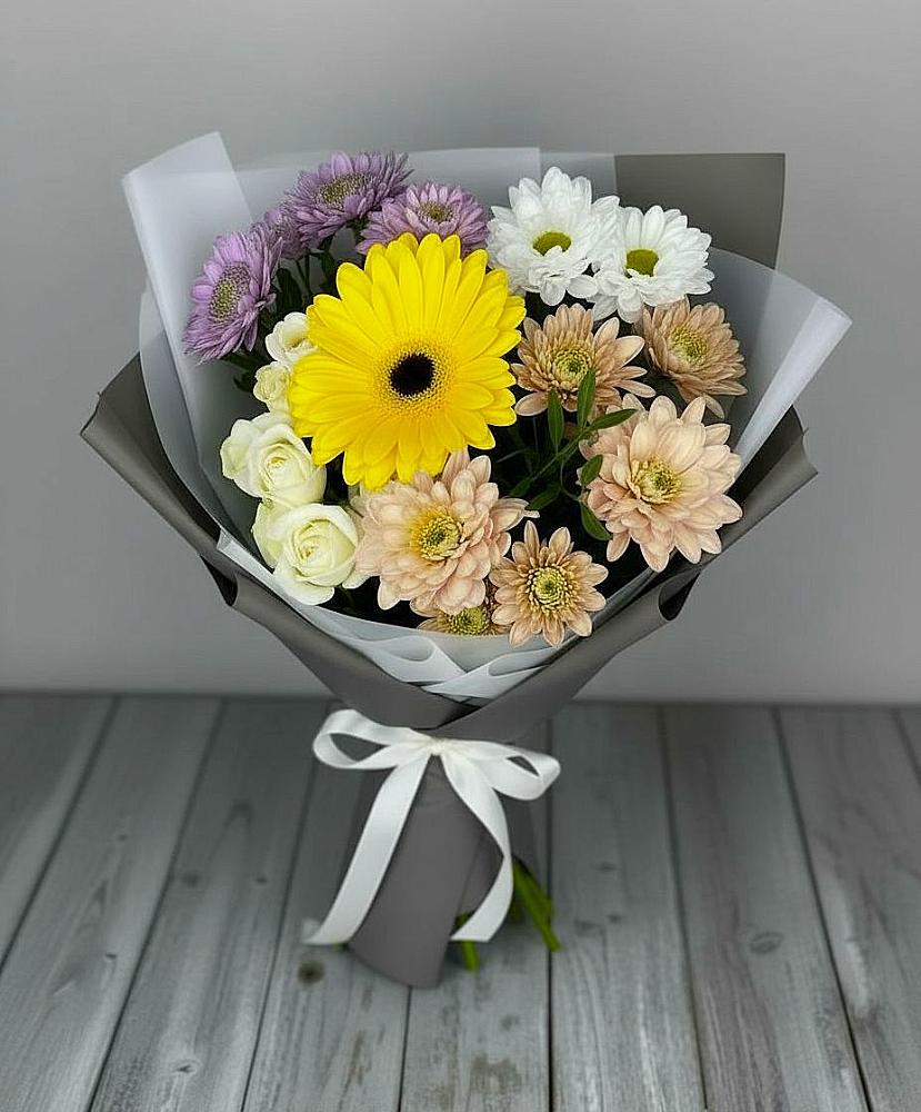 Букет цветов из: Розы, Герберы и Хризантемы в Киселевске