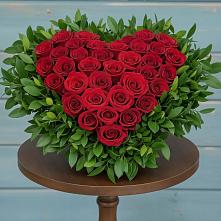 Цветочная композиция из Розы в виде сердца в Киселевске