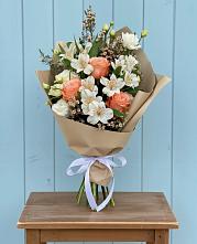 Букет цветов из:  Альстромерии, Лизиантусы, Розы и Хризантемы #REPLACE_PRED# Киселевске