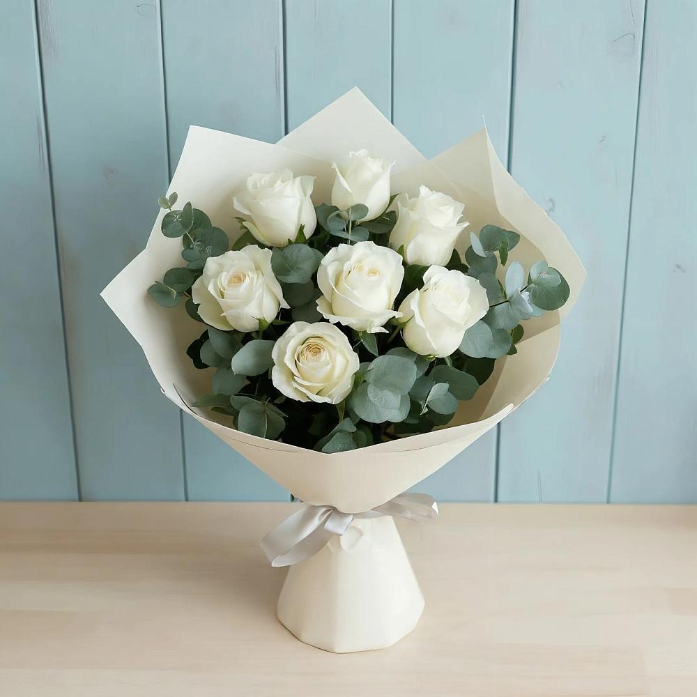 Букет Белые розы в Эвкалипте в Киселевске