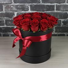 Цветочная композиция из Розы в шляпной коробке в Киселевске