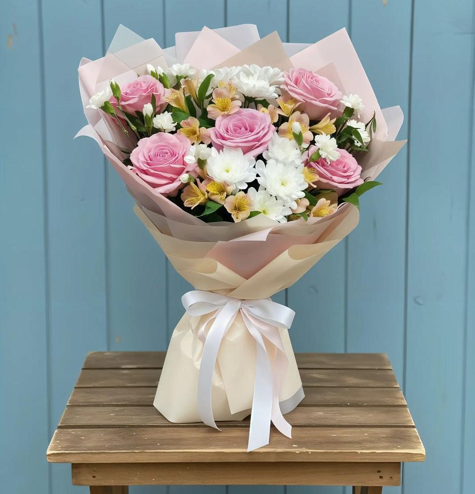 Букет цветов из: Гвоздики, Орхидеи и Розы в Киселевске