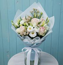 Букет цветов из:  Розы и Лизиантусы в Киселевске