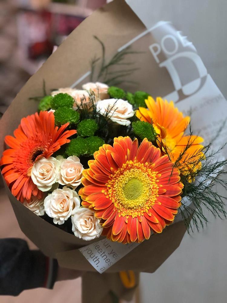 Букет цветов из: Герберы, Хризантемы и Розы в Киселевске