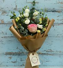 Букет цветов из:  Розы и Лизиантусы в Киселевске