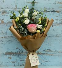 Букет цветов из:  Розы и Лизиантусы в Киселевске
