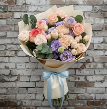 Букет цветов из:  Розы, Лизиантусы и Гвоздики в Киселевске
