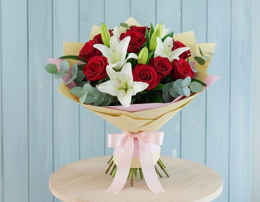 Букет цветов из: Лилии и Розы в Киселевске